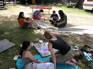 Účastníci workshopů na pláži Ostende