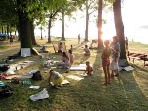 Účastníci workshopů na pláži Ostende